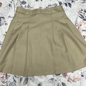 I’m selling a tan school skirt from